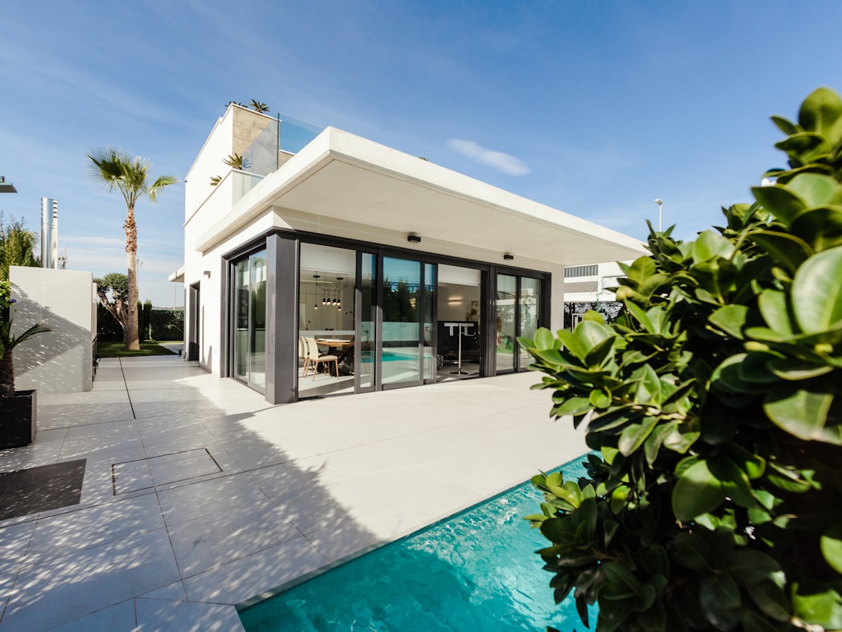 ChampionsGate · Golf — Golf-front villa with rental income